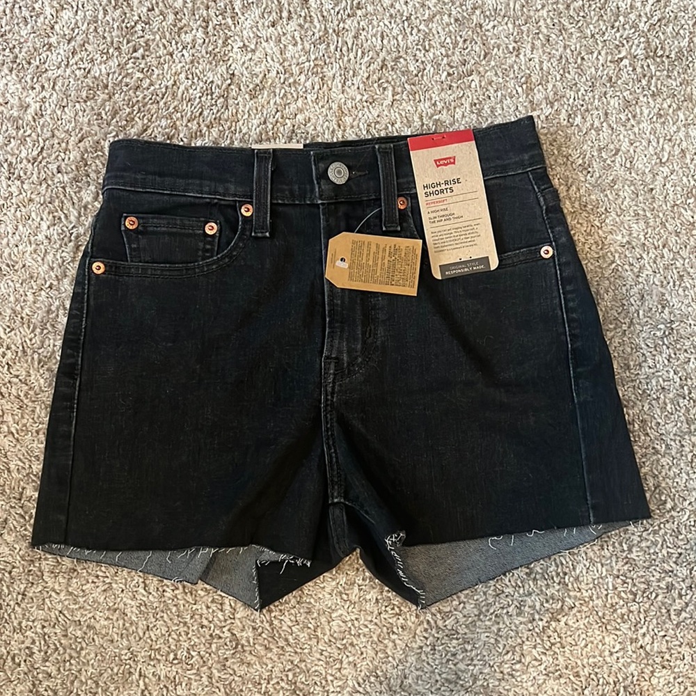 Levi’s High Rise Shorts NWT